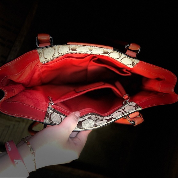 Coach Signature C shoulder bag with zipper with orange leather - Picture 9 of 9